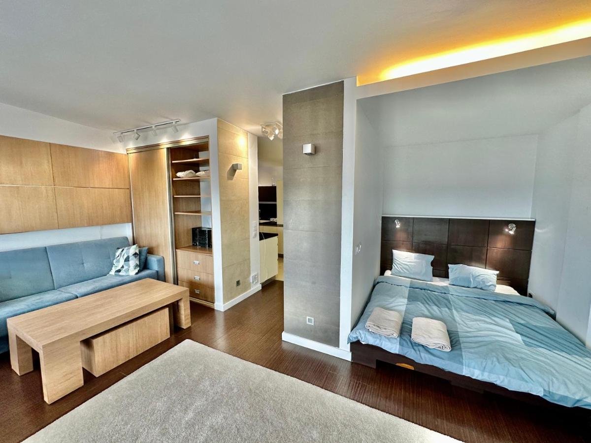 Top Metro X2 Fast Wifi 400 Mbs 70'Tv Netflix Hbo Max Appletv+ Disney+ Warszawa Exteriör bild