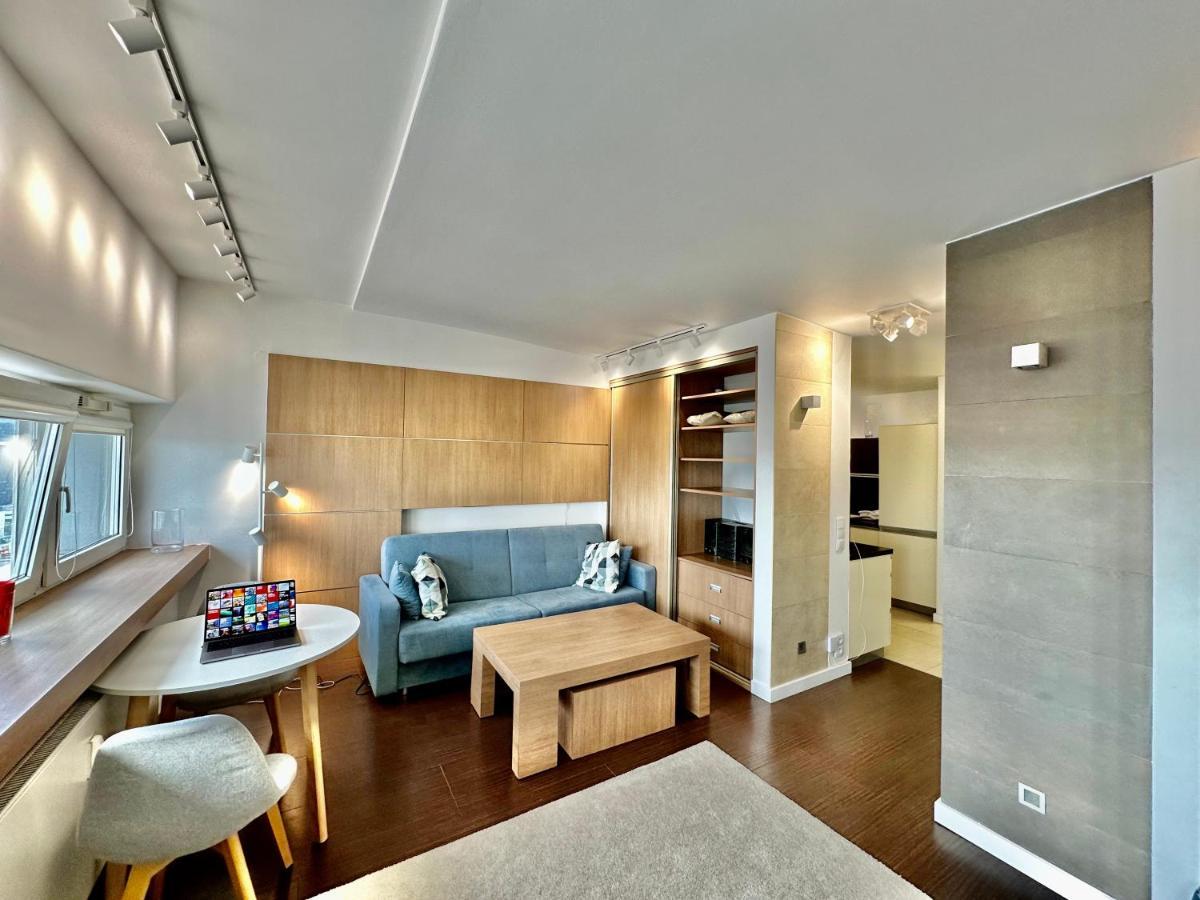 Top Metro X2 Fast Wifi 400 Mbs 70'Tv Netflix Hbo Max Appletv+ Disney+ Warszawa Exteriör bild
