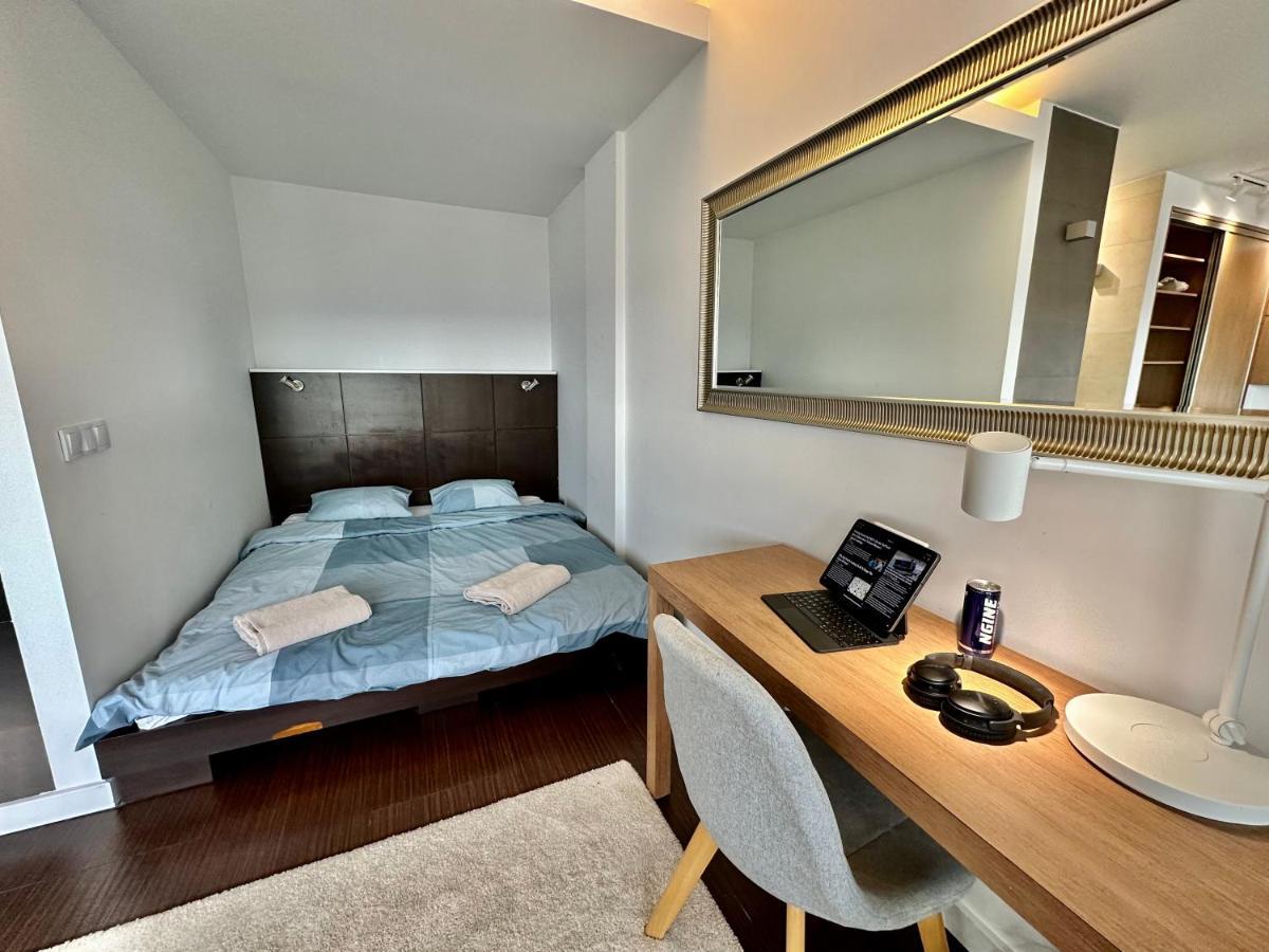 Top Metro X2 Fast Wifi 400 Mbs 70'Tv Netflix Hbo Max Appletv+ Disney+ Warszawa Exteriör bild