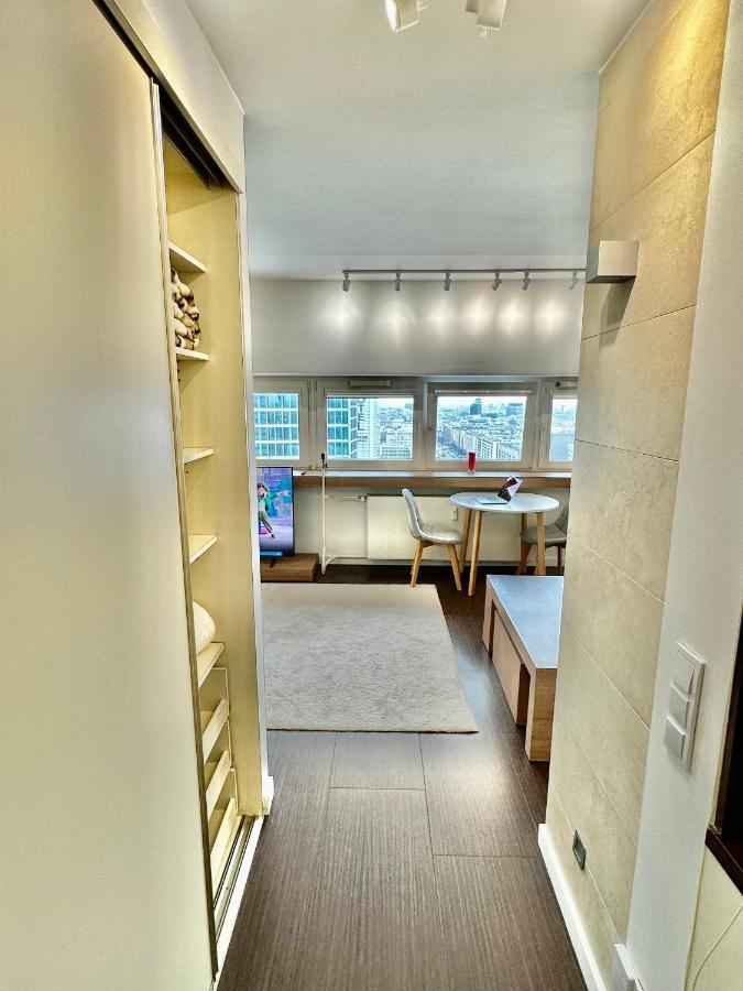Top Metro X2 Fast Wifi 400 Mbs 70'Tv Netflix Hbo Max Appletv+ Disney+ Warszawa Exteriör bild