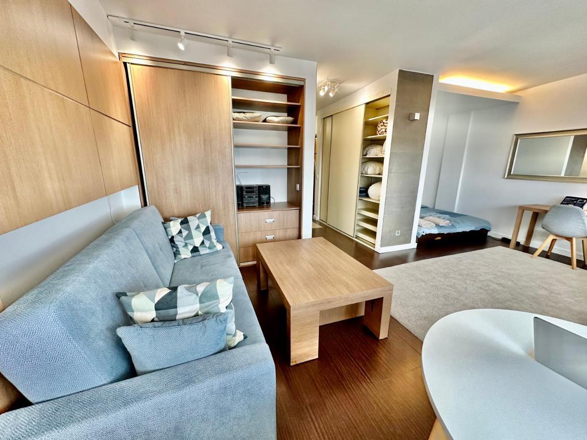 Top Metro X2 Fast Wifi 400 Mbs 70'Tv Netflix Hbo Max Appletv+ Disney+ Warszawa Exteriör bild