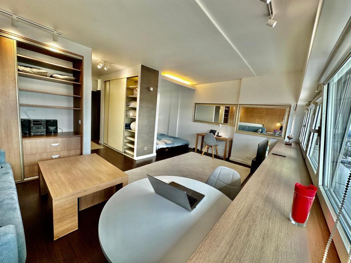 Top Metro X2 Fast Wifi 400 Mbs 70'Tv Netflix Hbo Max Appletv+ Disney+ Warszawa Exteriör bild